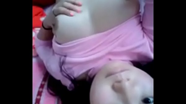Em sinh viên vú bự thủ dâm bao phê