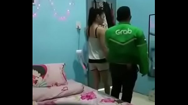 Em teen cave bán dâm cho anh grab