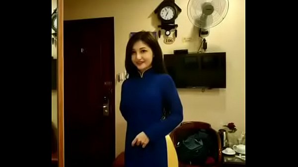 Chịch cô giáo cấp 1 vú to múp rụp