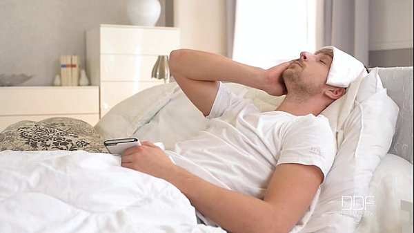 Bú lồn cô y tá dâm đít bự