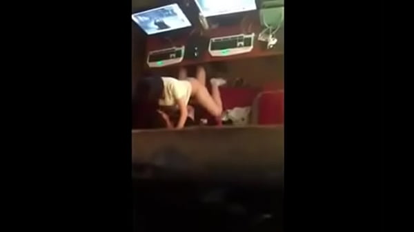 Chơi gái trong quán nét