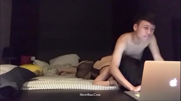 Dập em hot girl dễ dãi