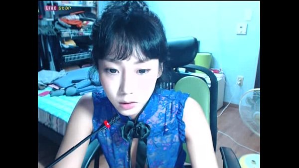 Hot girl dáng xinh khoe hàng nuột nà