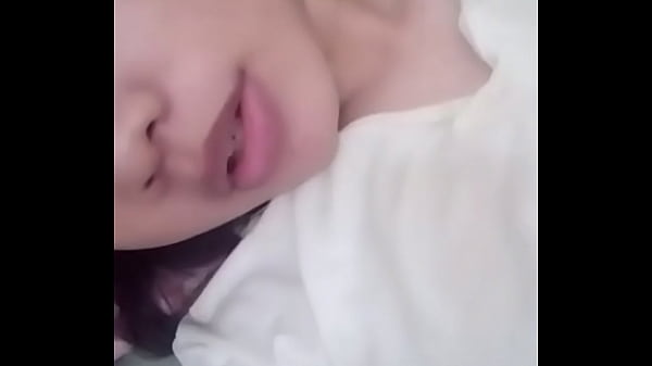 Em người yêu cũ show cặp vú to